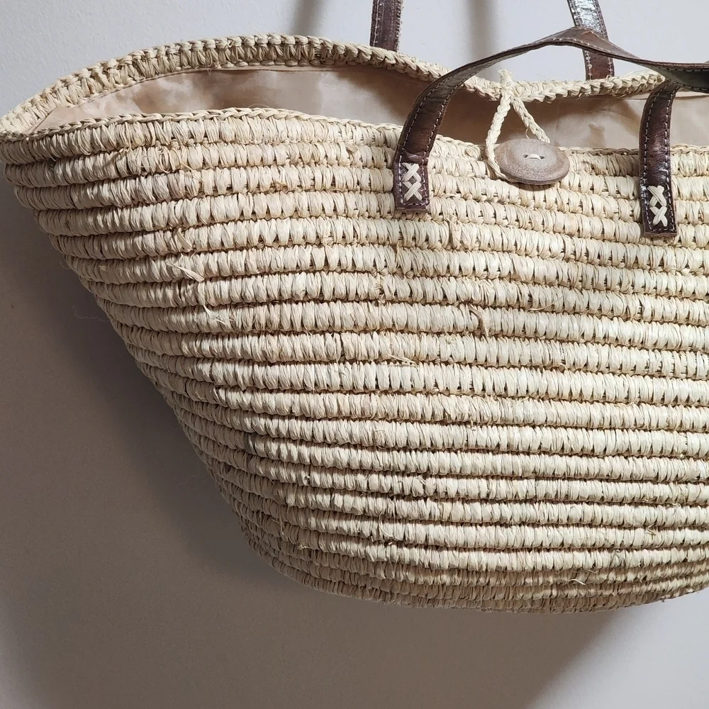 Hand-made faux leather handle straw basket bag - Picture 2 of 6